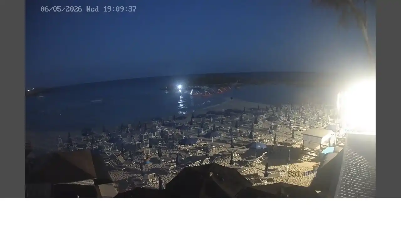 Webcam snapshot from :city — May 6, 2026 17:00