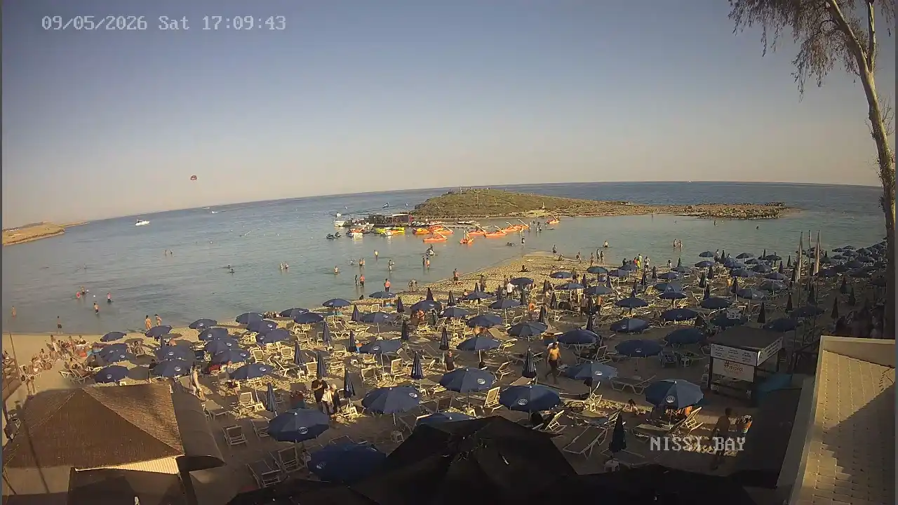 Webcam snapshot from :city — May 9, 2026 15:00