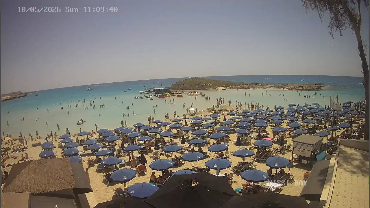 Webcam snapshot from :city — May 10, 2026 09:00