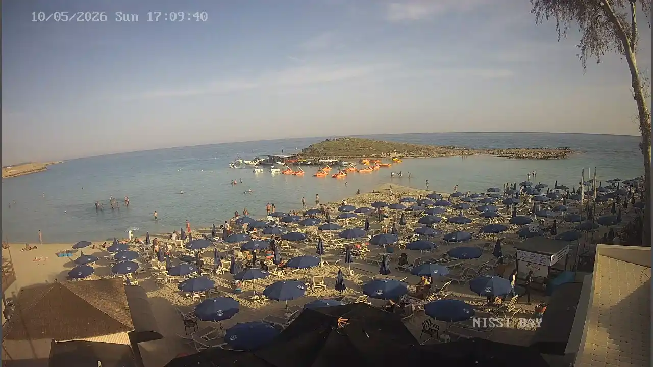 Webcam snapshot from :city — May 10, 2026 15:00