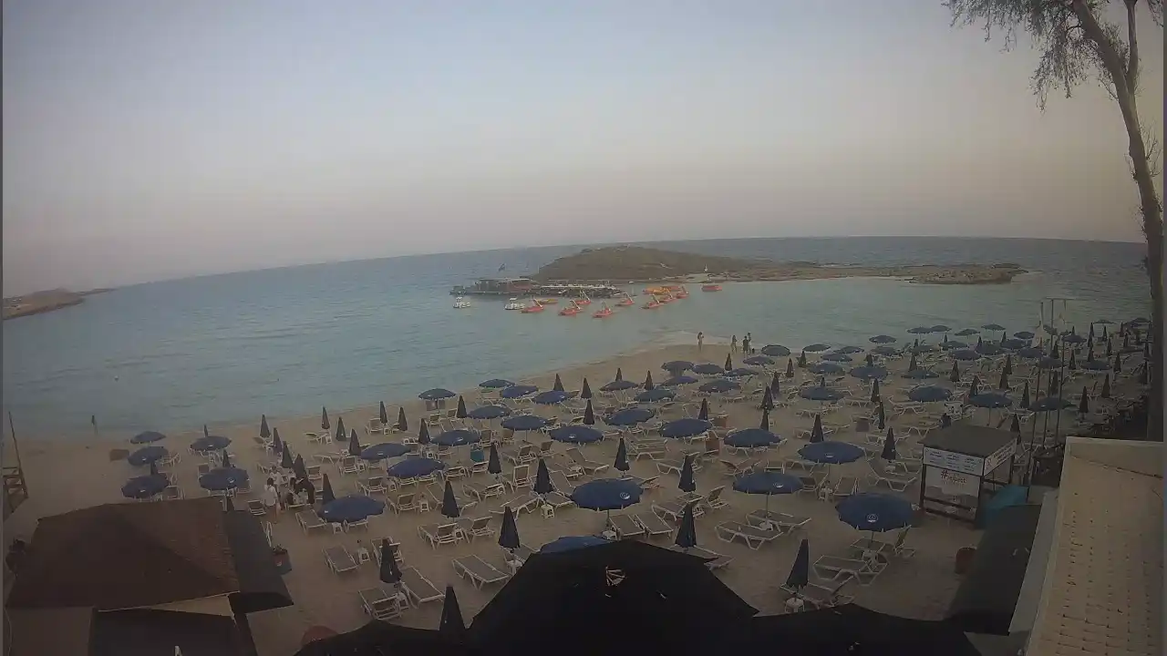 Webcam snapshot from :city — May 12, 2026 16:00