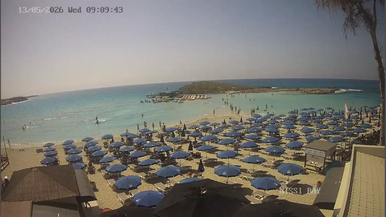 Webcam snapshot from :city — May 13, 2026 07:00