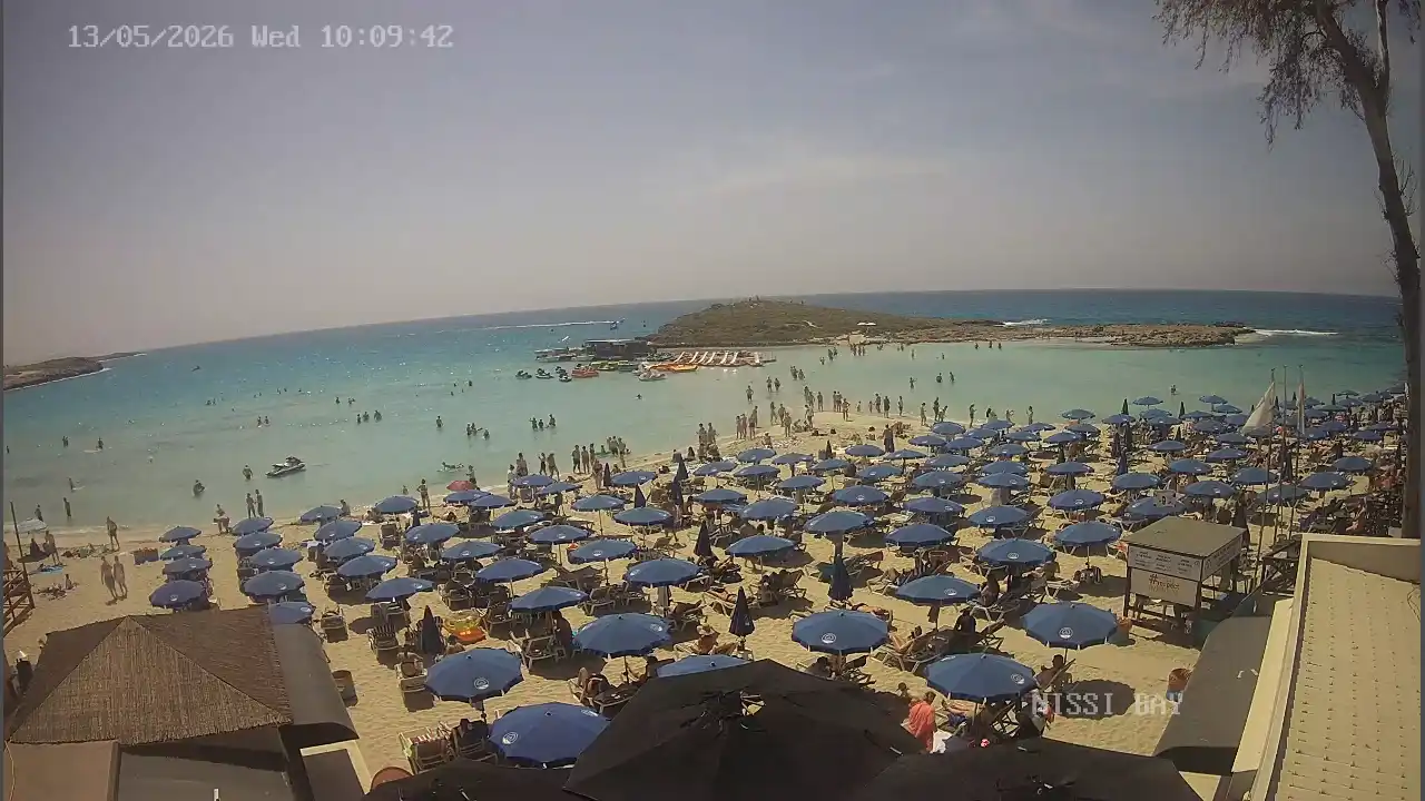 Webcam snapshot from :city — May 13, 2026 08:00