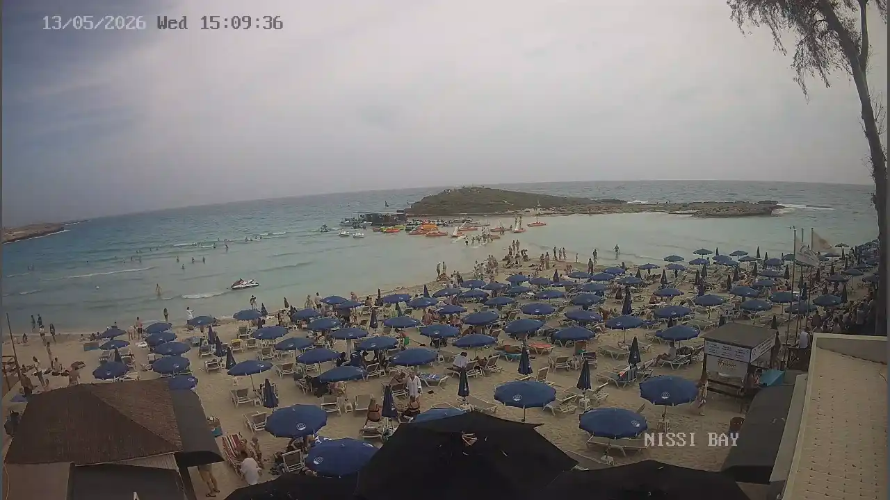 Webcam snapshot from :city — May 13, 2026 13:00