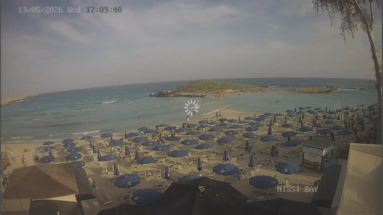 Webcam snapshot from :city — May 13, 2026 15:00
