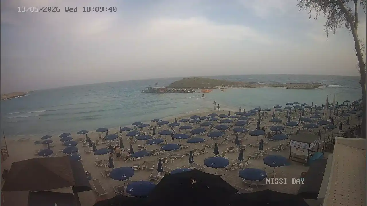 Webcam snapshot from :city — May 13, 2026 16:00