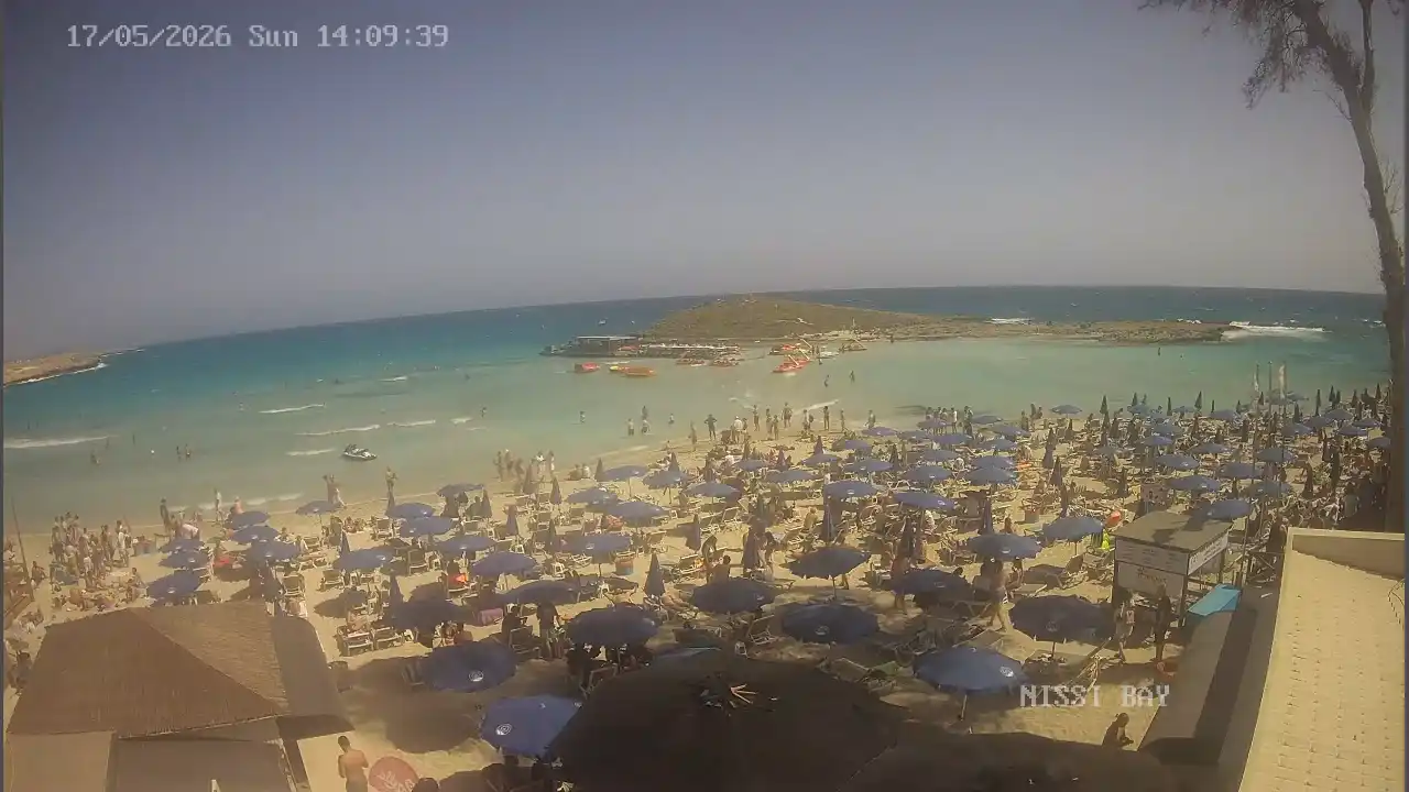 Webcam snapshot from :city — May 17, 2026 12:00