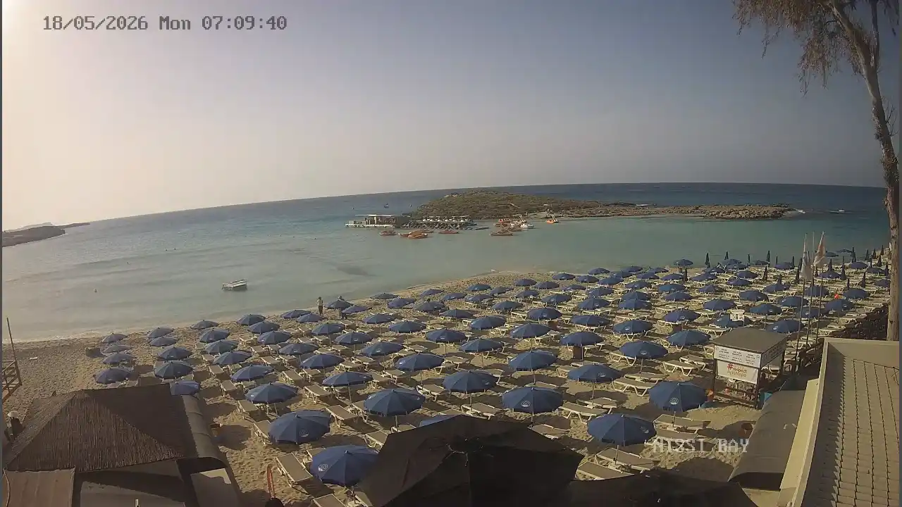 Webcam snapshot from :city — May 18, 2026 05:00