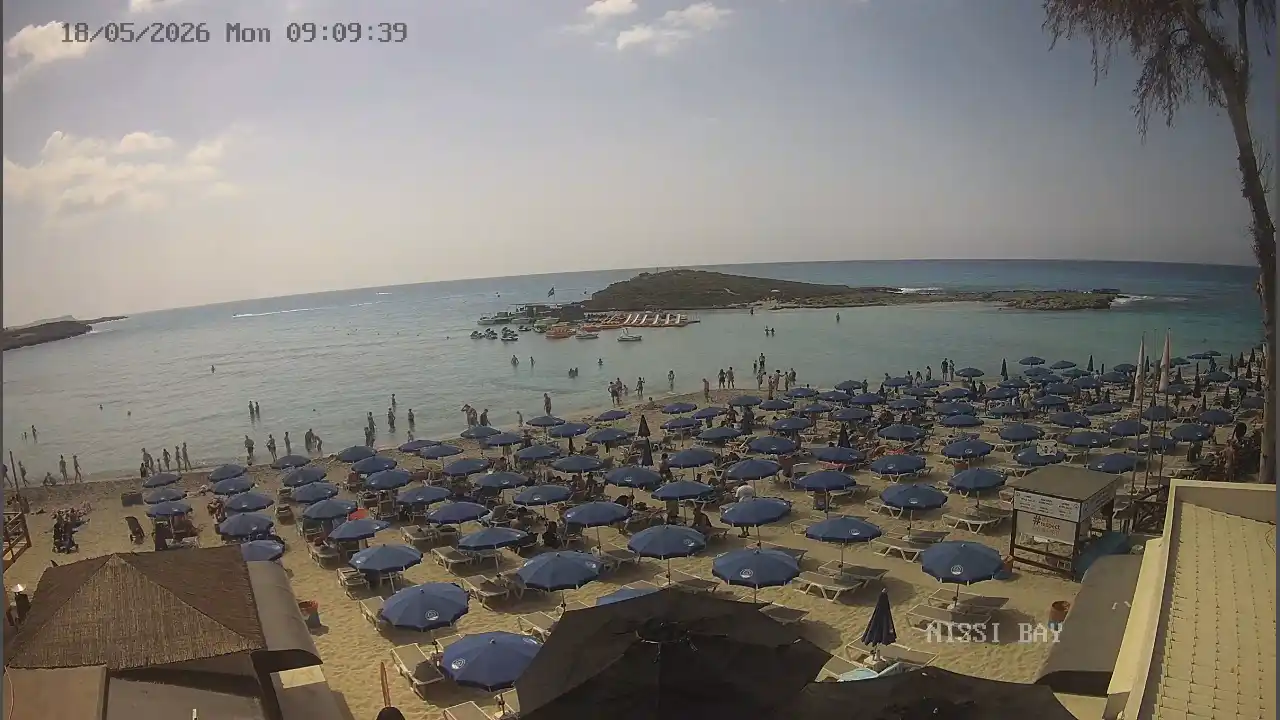 Webcam snapshot from :city — May 18, 2026 07:00