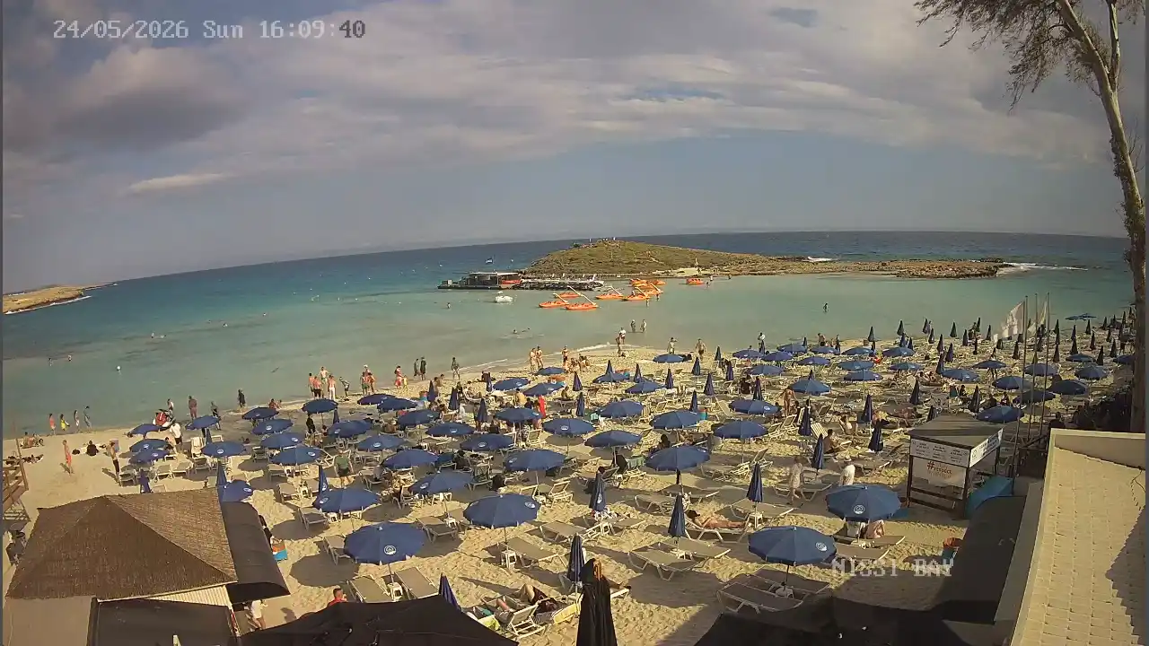 Webcam snapshot from :city — May 24, 2026 14:00