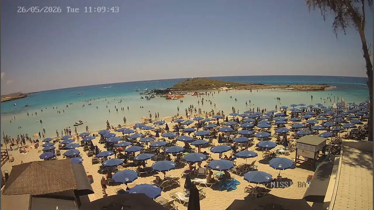Webcam snapshot from :city — May 26, 2026 09:00