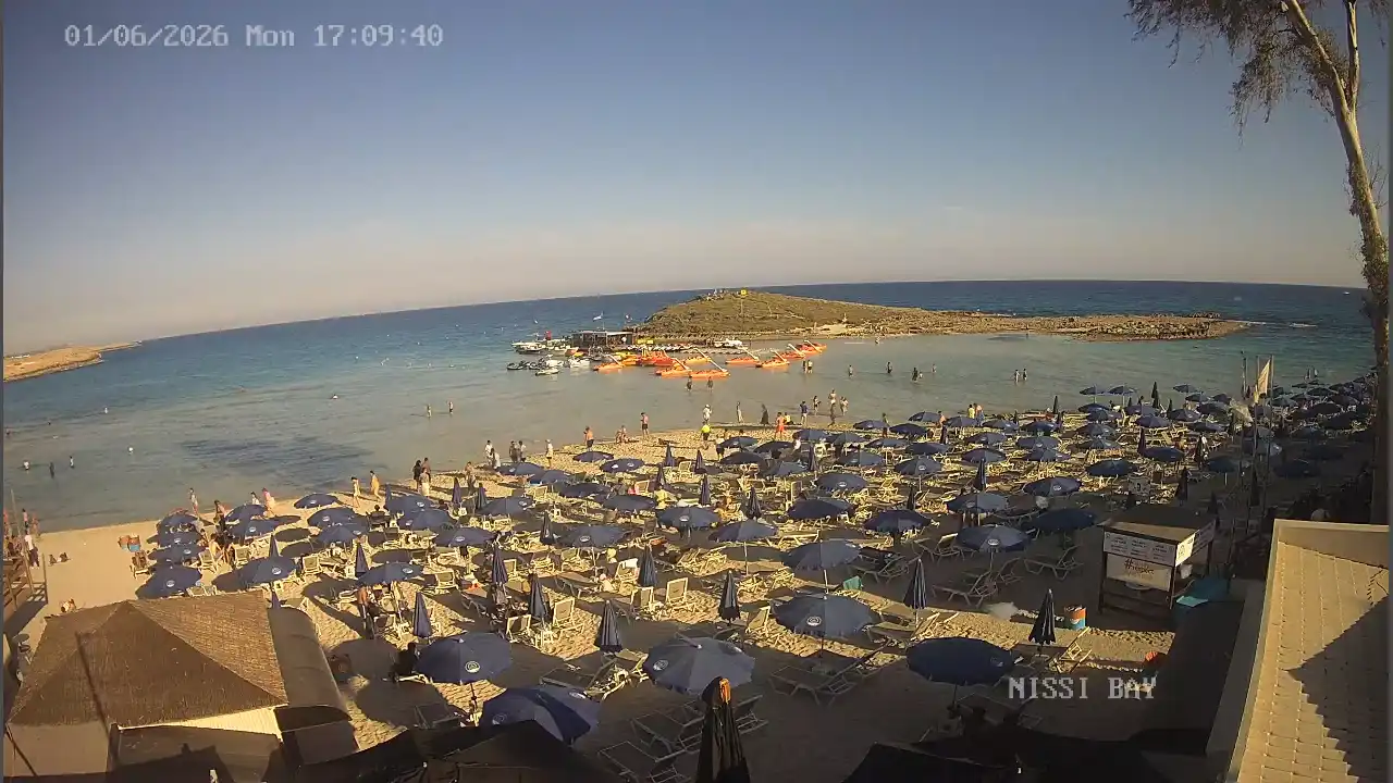 Webcam snapshot from :city — June 1, 2026 15:00
