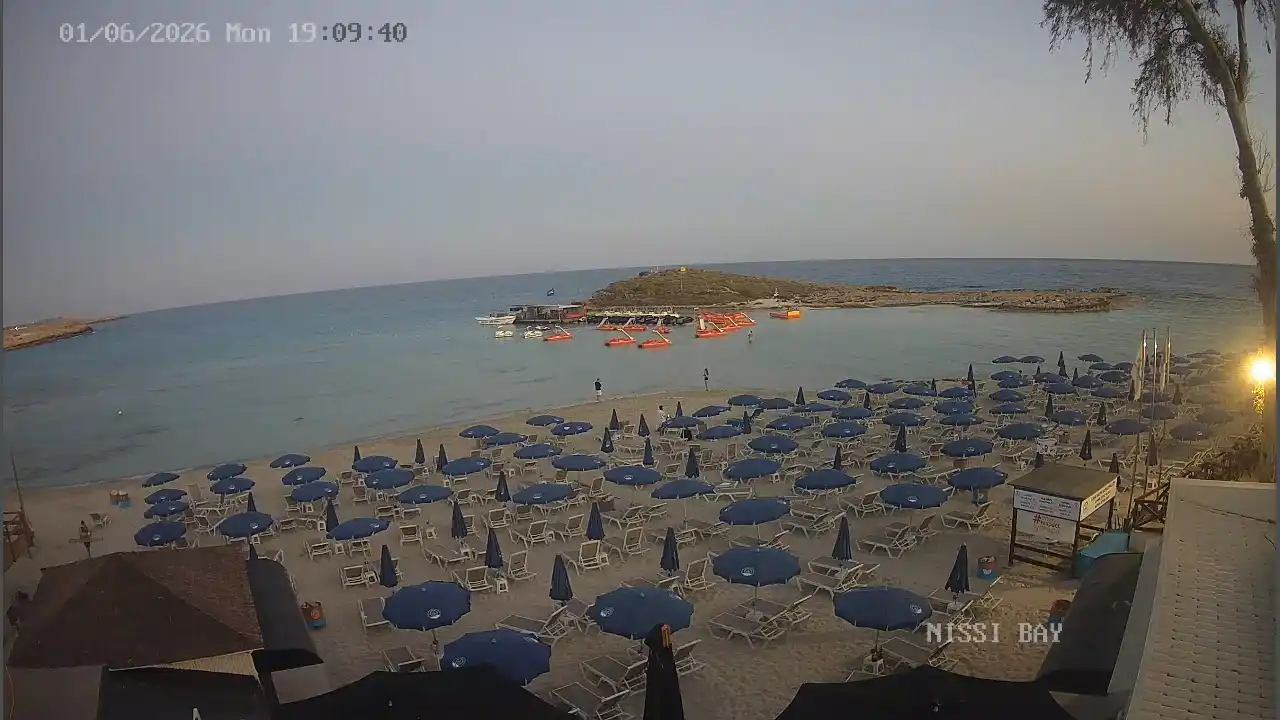Webcam snapshot from :city — June 1, 2026 17:00