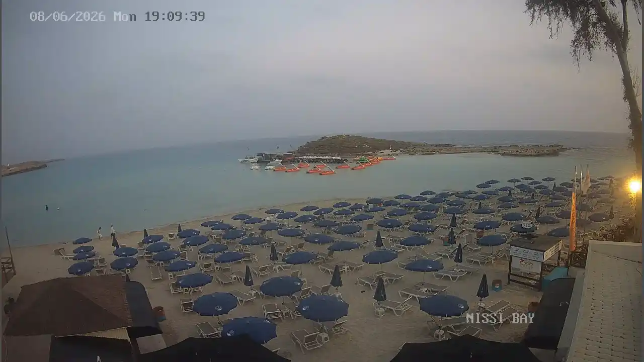 Webcam snapshot from :city — June 8, 2026 17:00