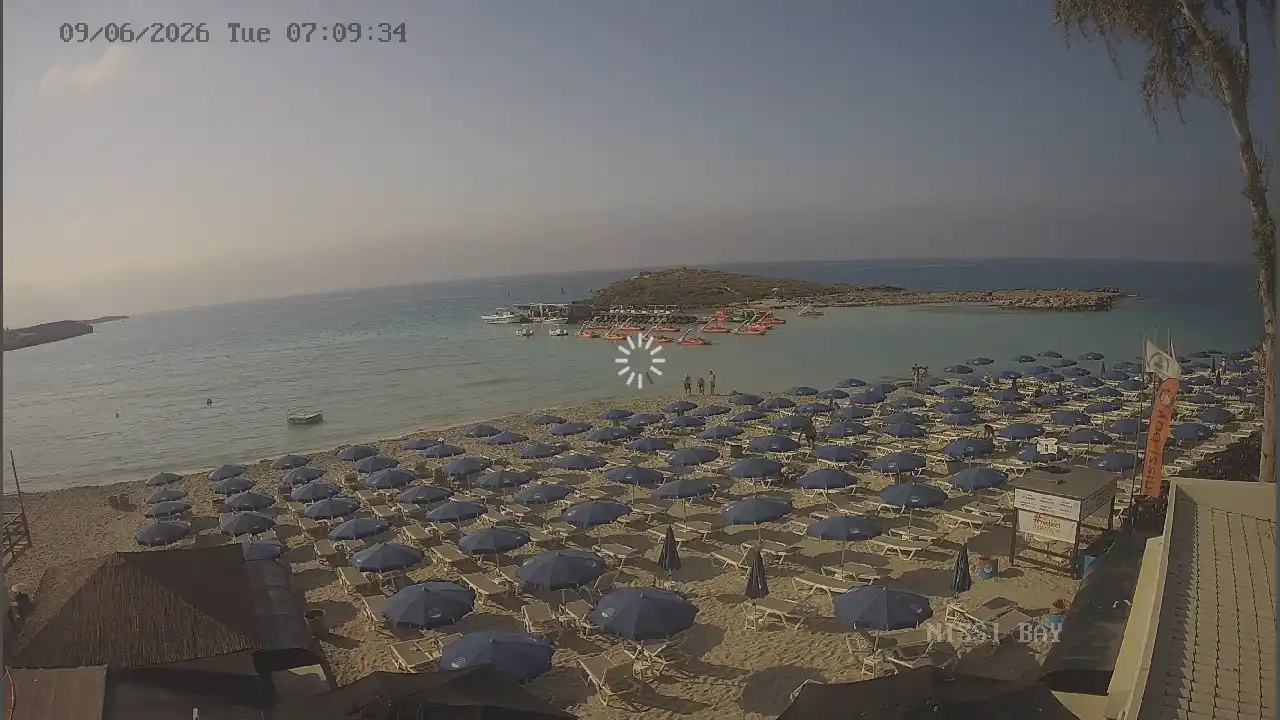 Webcam snapshot from :city — June 9, 2026 05:00