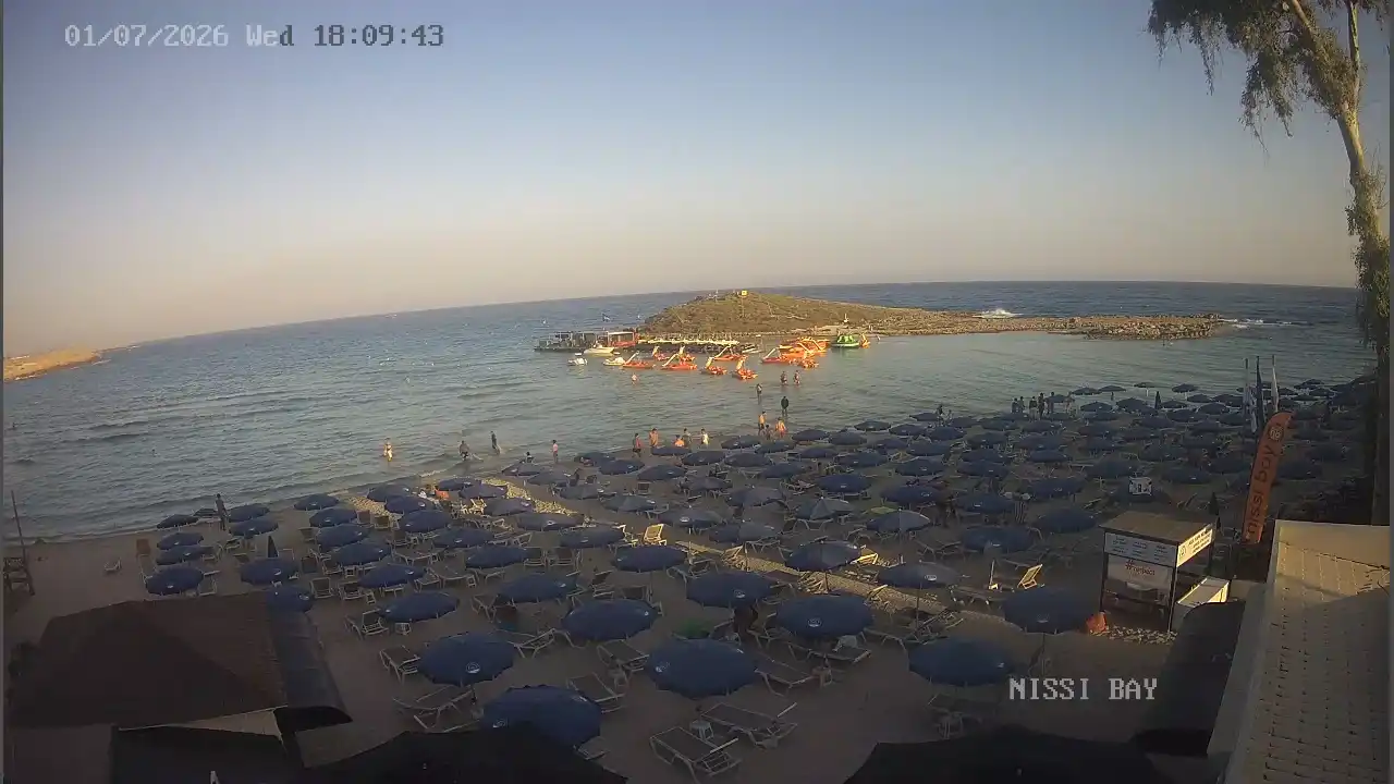 Webcam snapshot from :city — July 1, 2026 16:00