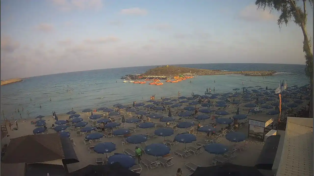 Webcam snapshot from :city — July 4, 2026 16:00