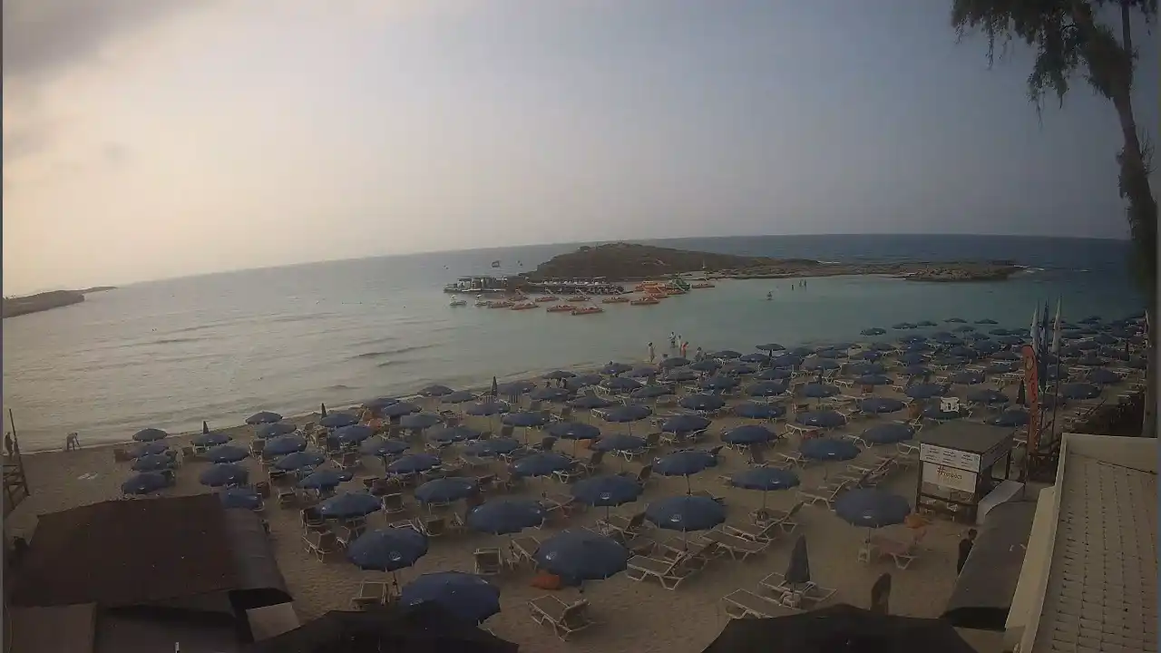 Webcam snapshot from :city — July 6, 2026 05:00