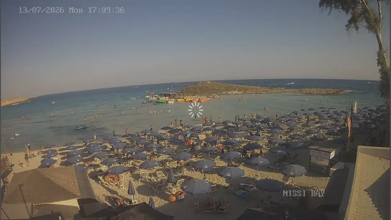 Webcam snapshot from :city — July 13, 2026 15:00