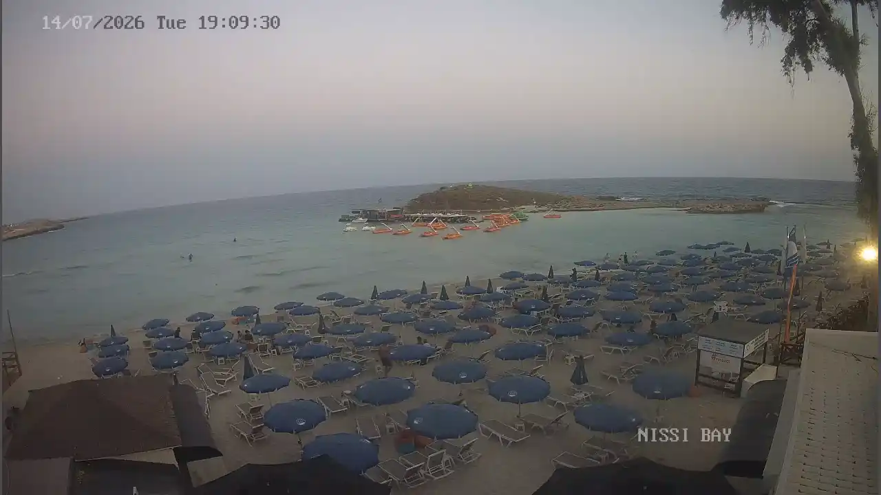 Webcam snapshot from :city — July 14, 2026 17:00