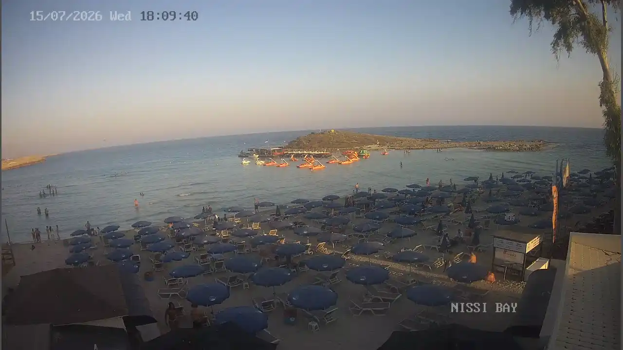 Webcam snapshot from :city — July 15, 2026 16:00