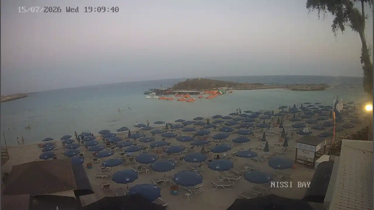 Webcam snapshot from :city — July 15, 2026 17:00