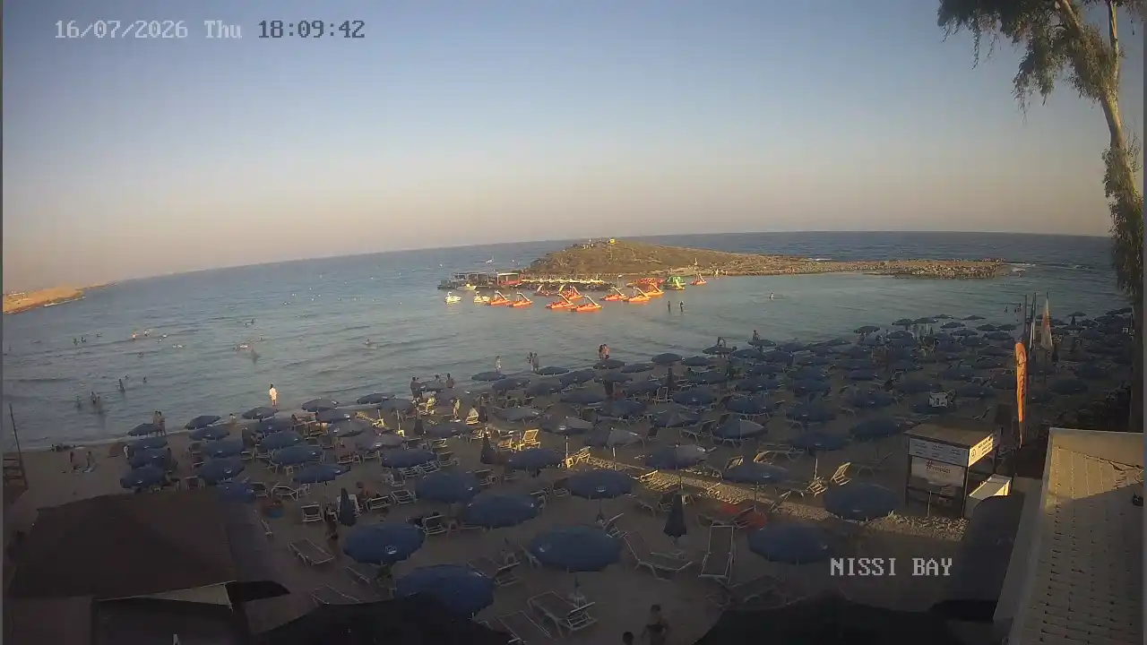 Webcam snapshot from :city — July 16, 2026 16:00