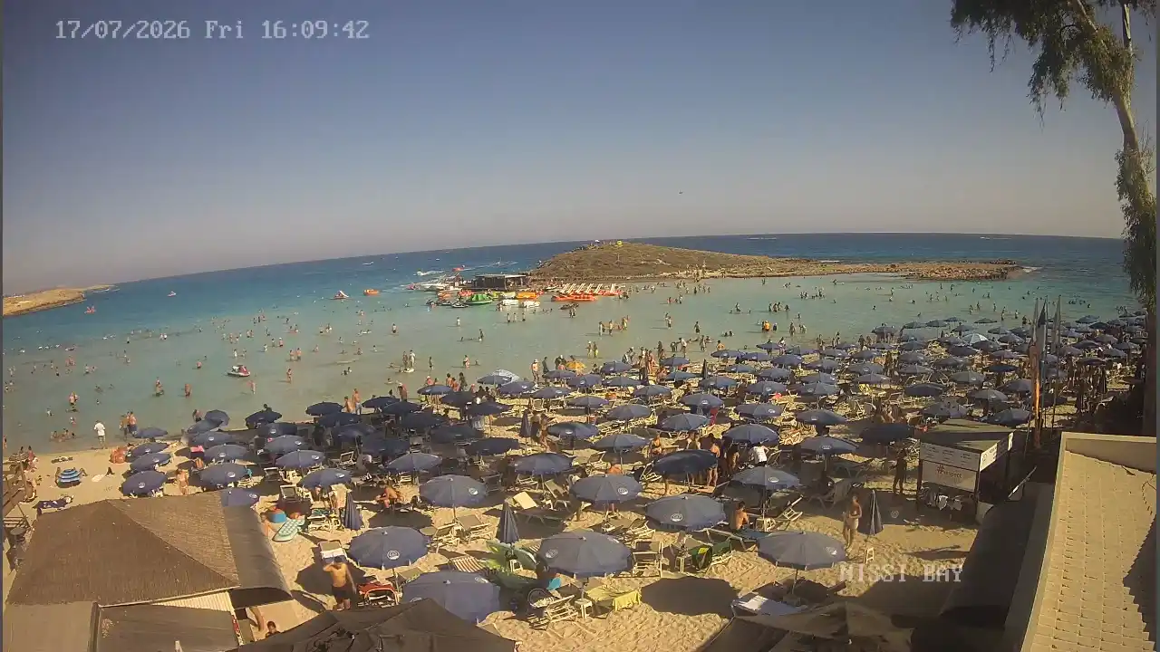 Webcam snapshot from :city — July 17, 2026 14:00