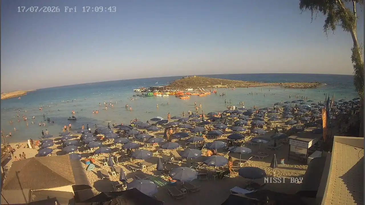 Webcam snapshot from :city — July 17, 2026 15:00