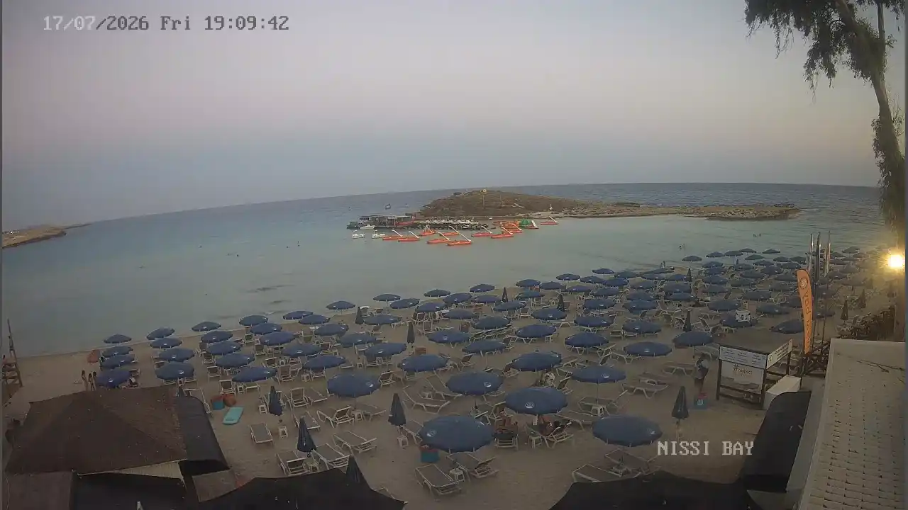 Webcam snapshot from :city — July 17, 2026 17:00