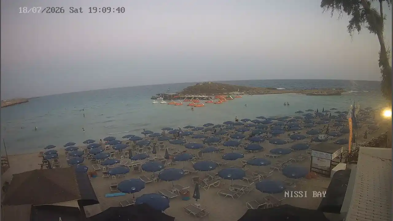 Webcam snapshot from :city — July 18, 2026 17:00