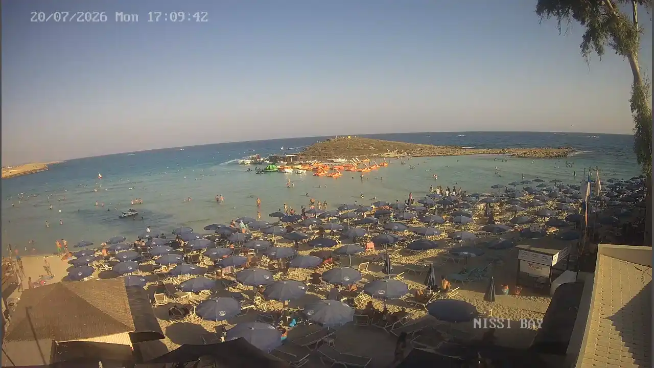 Webcam snapshot from :city — July 20, 2026 15:00
