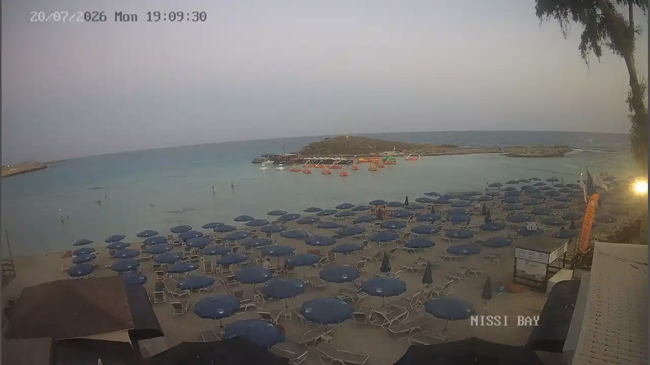 Webcam snapshot from :city — July 20, 2026 17:00