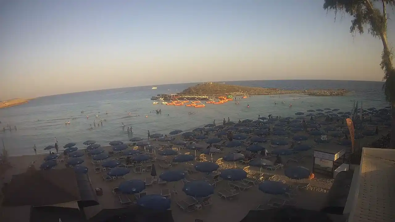 Webcam snapshot from :city — July 30, 2026 16:00