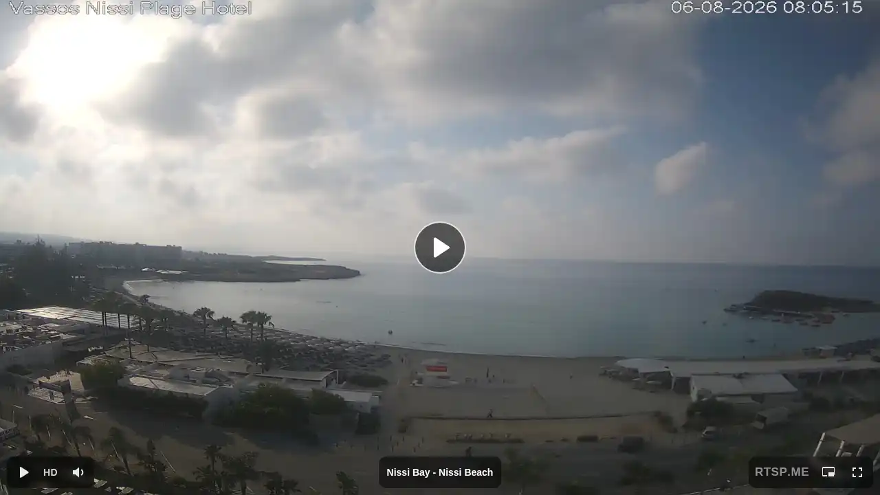 Webcam snapshot from :city — August 6, 2026 05:00