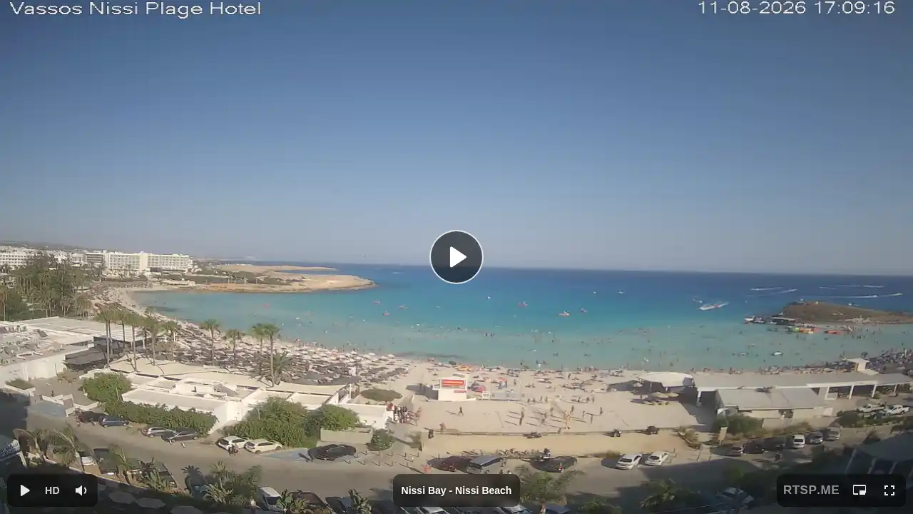 Webcam snapshot from :city — August 11, 2026 14:00