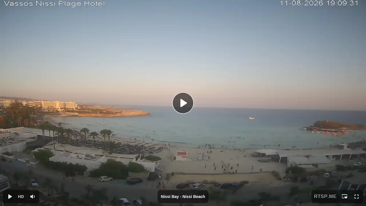 Webcam snapshot from :city — August 11, 2026 16:00