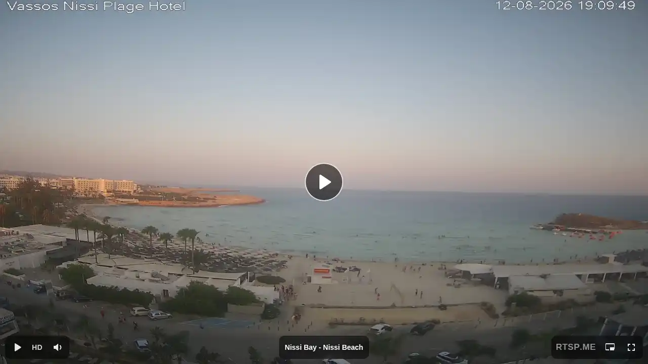 Webcam snapshot from :city — August 12, 2026 16:00