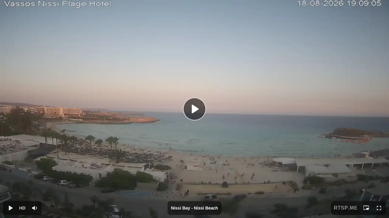 Webcam snapshot from :city — August 18, 2026 16:00