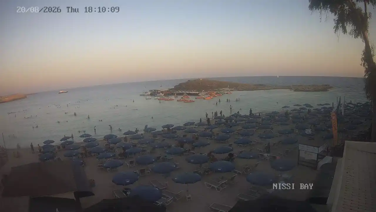 Webcam snapshot from :city — August 20, 2026 16:00