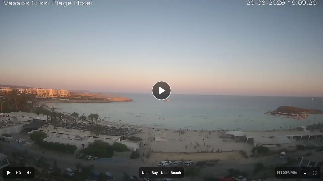 Webcam snapshot from :city — August 20, 2026 16:00