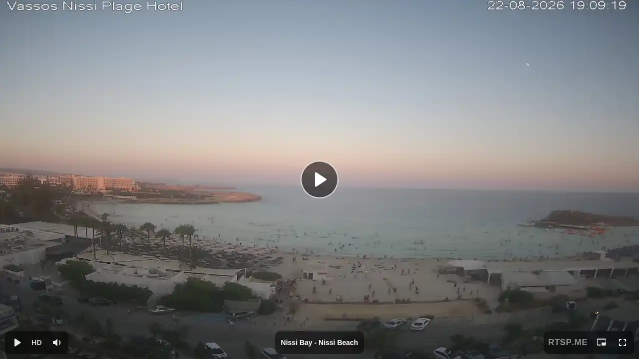 Webcam snapshot from :city — August 22, 2026 16:00