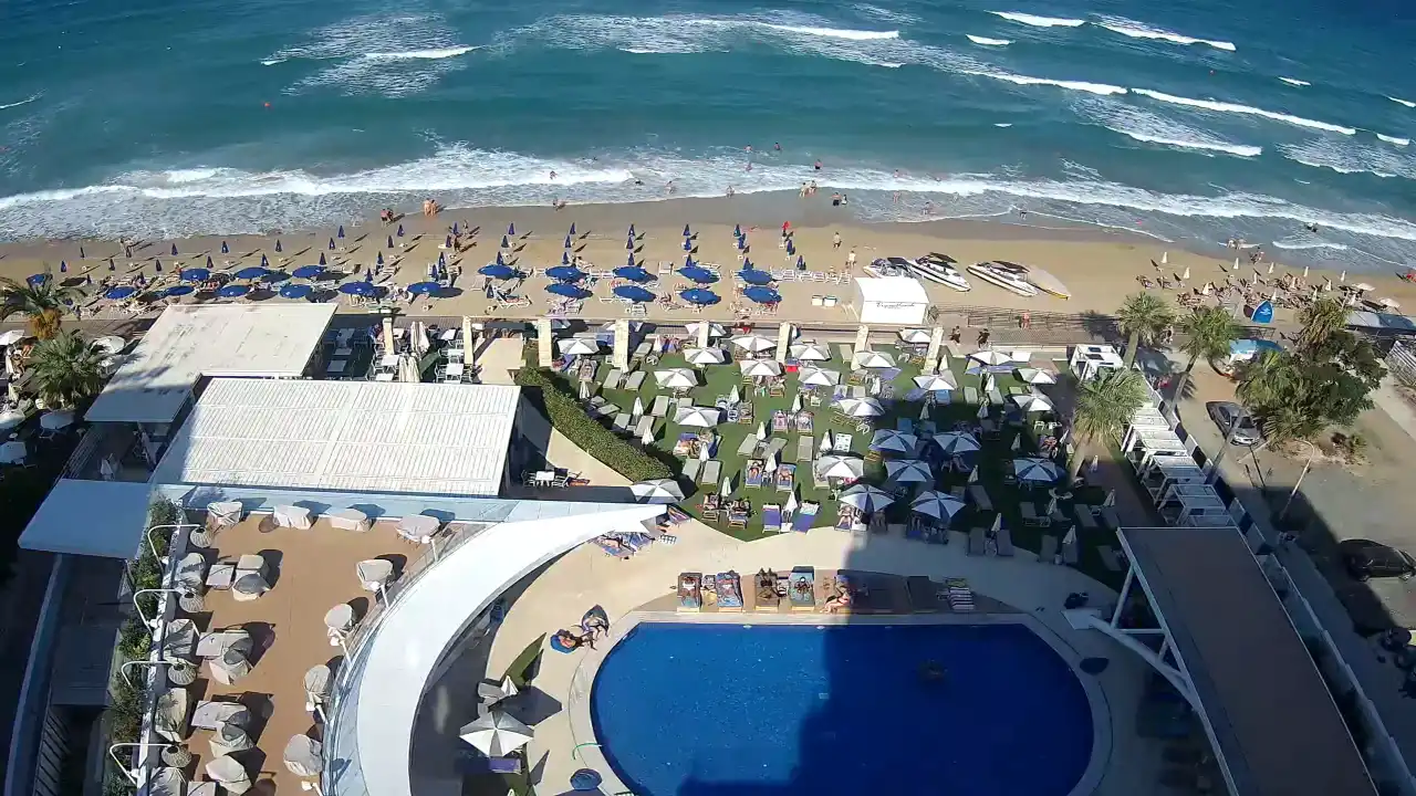 Webcam snapshot from :city — September 8, 2026 13:00