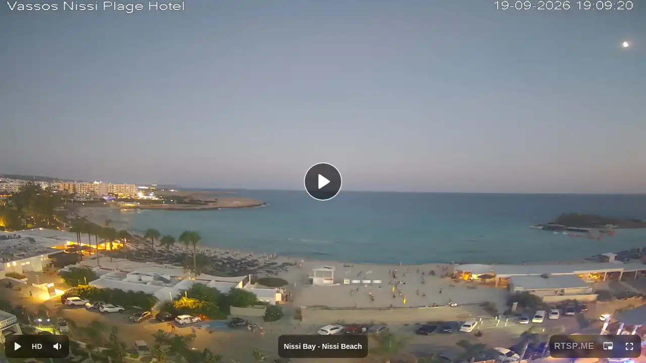 Webcam snapshot from :city — September 19, 2026 16:00